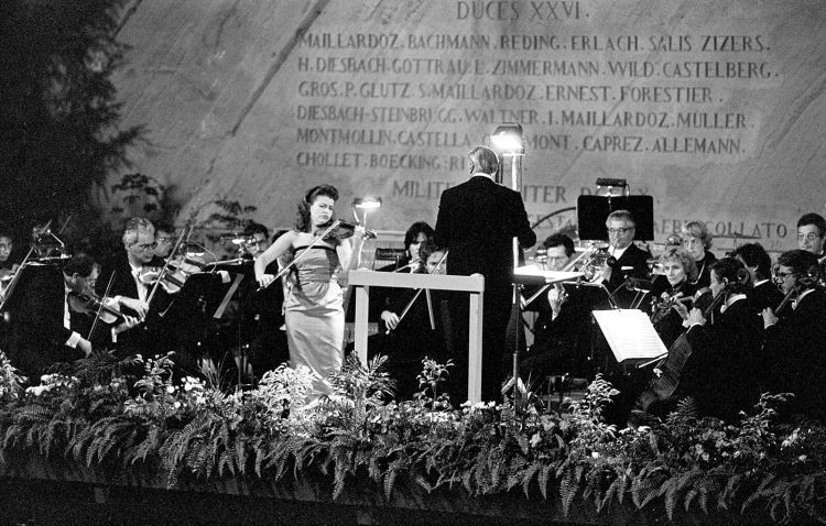 Abb. 12: Internationale Musikfestwoche Luzern, Dirigent Paul Sacher und Violinistin Anne-Sophie Mutter, 1990